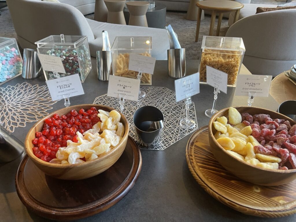 グランドメルキュール八ヶ岳（Grand Mercure Yatsugatake）1階　エグゼクティブラウンジ　ドライフルーツ