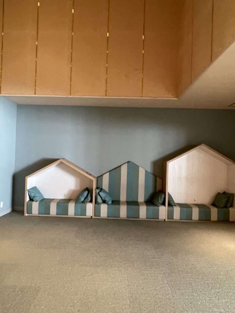 グランドメルキュール八ヶ岳（Grand Mercure Yatsugatake）杜の8 キッズスペース　アリの巣タワー　アスレチック