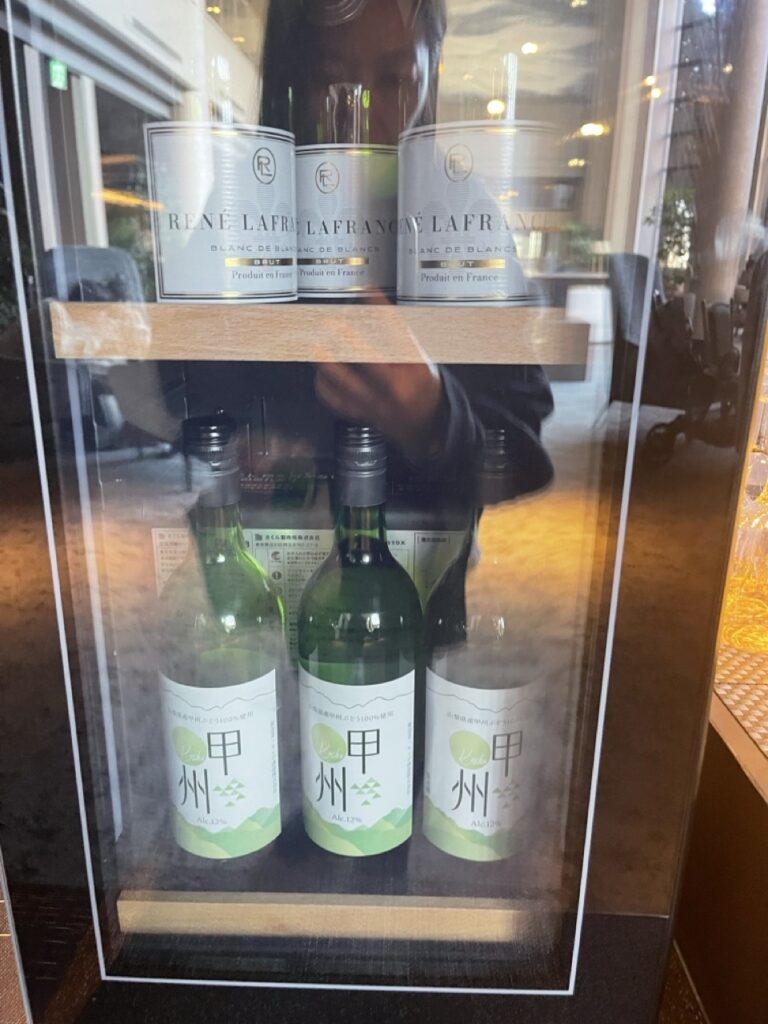 グランドメルキュール八ヶ岳（Grand Mercure Yatsugatake）1階　エグゼクティブラウンジ　ワイン