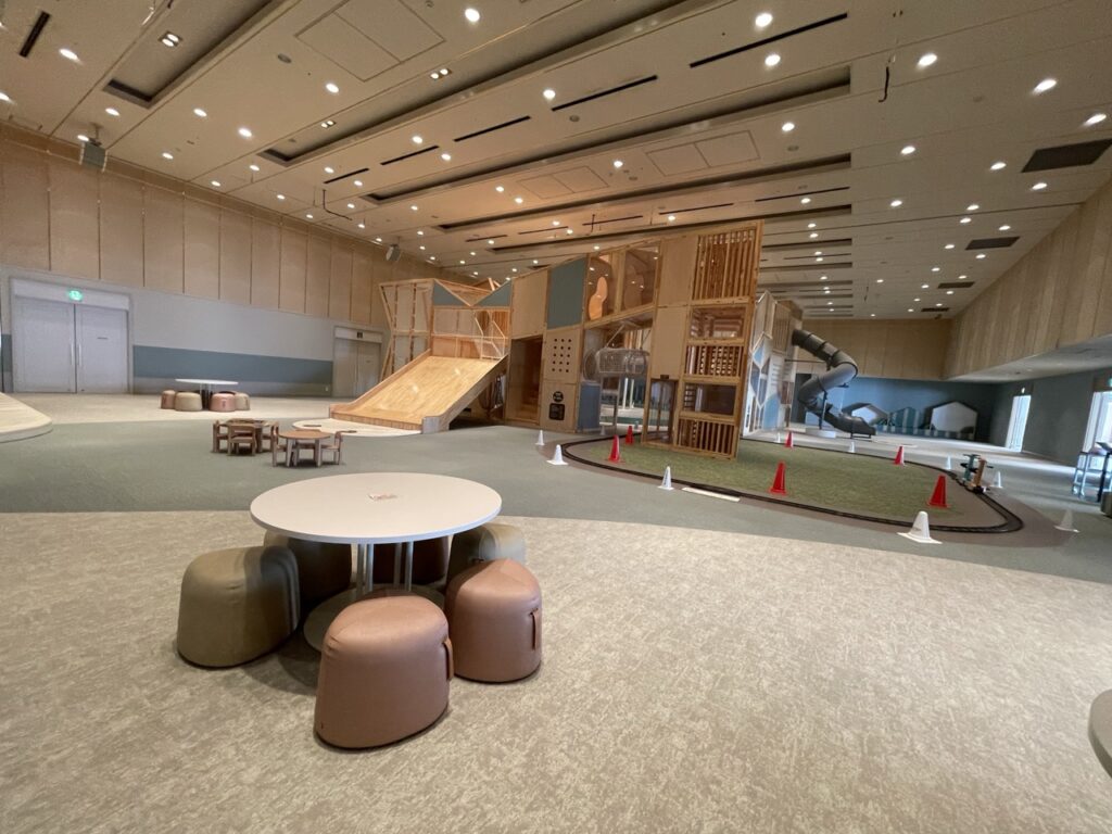 グランドメルキュール八ヶ岳（Grand Mercure Yatsugatake）杜の8 キッズスペース　アリの巣タワー　アスレチック