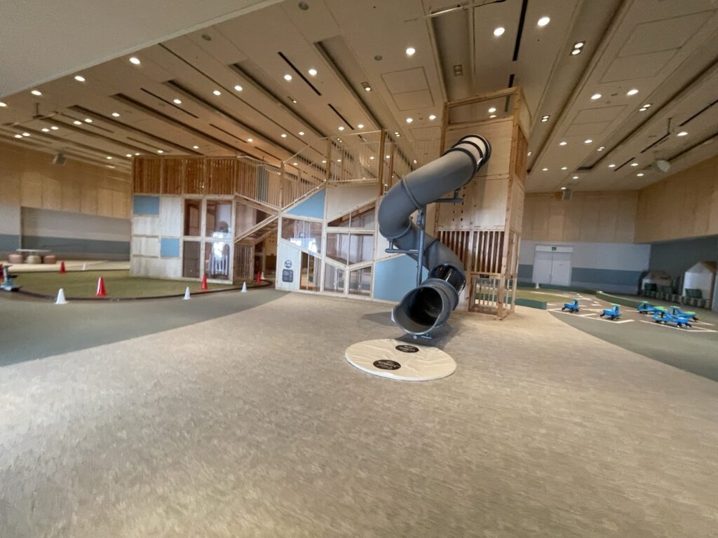 グランドメルキュール八ヶ岳（Grand Mercure Yatsugatake）杜の8 キッズスペース　アリの巣タワー　アスレチック