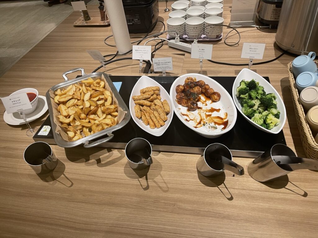 グランドメルキュール八ヶ岳（Grand Mercure Yatsugatake）レストラン　朝食　こども　食べ物　ポテト