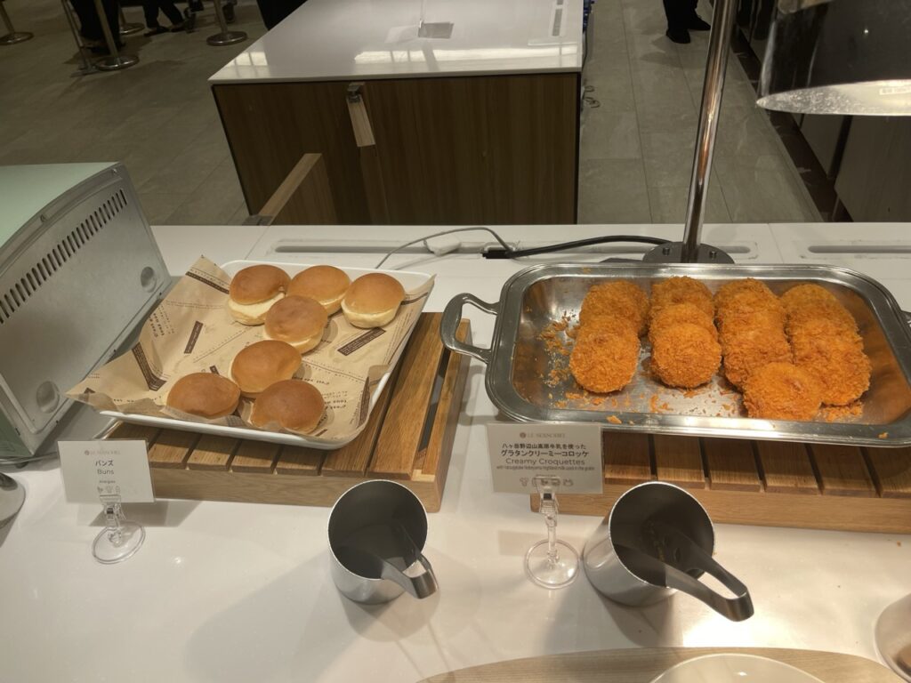 グランドメルキュール八ヶ岳（Grand Mercure Yatsugatake）レストラン　朝食　クリームコロッケ