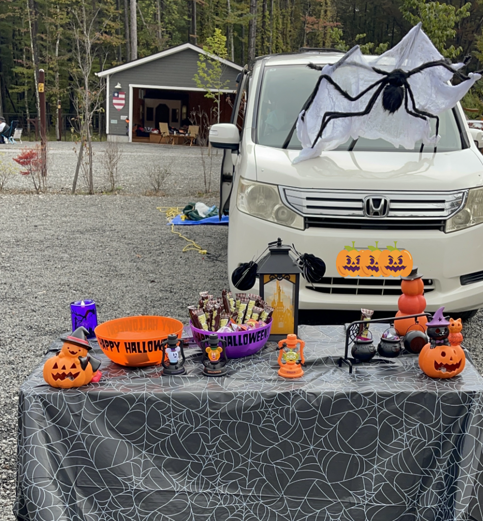 キャンプアンドキャビンズ山中湖のハロウィン車